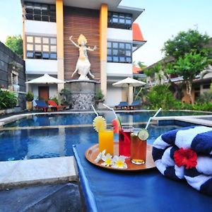 Sandat Hotel Legian